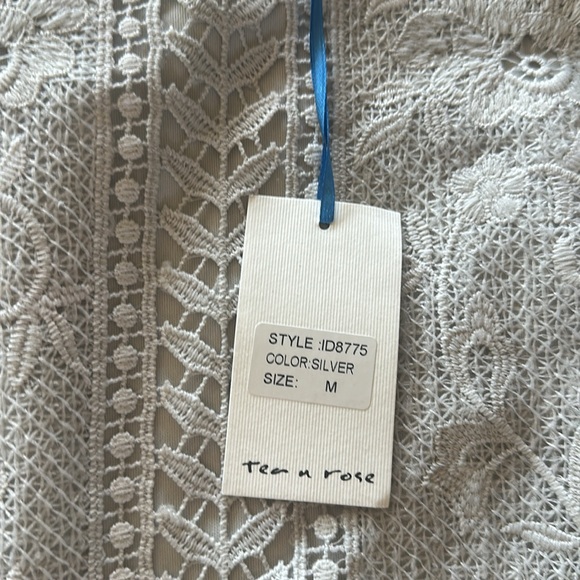 Women’s dress - Picture 2 of 4